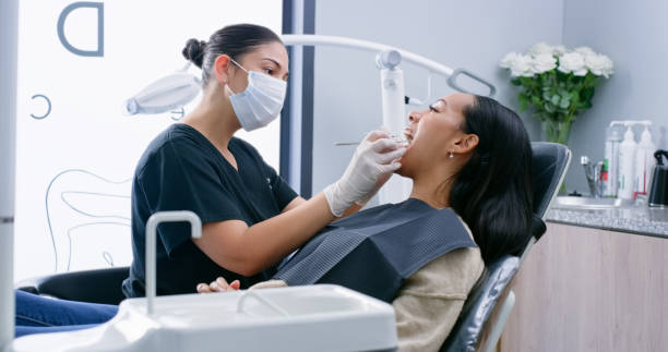 Best Root Canal Treatment  in Runaway Bay, TX